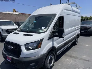 2023 Ford Transit Cargo с VIN 1FTBR1X83PKC01860, выставлен на аукционе IAAI как лот 42568756 с пробегом 41 миль миль и . История ставок и продаж доступна на DreamBid. Изображение 9.