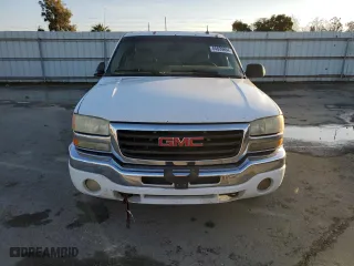 2003 GMC Sierra 1500 SLT with VIN 2GTEC19V931114654, listed as a Copart auction lot 84899694 with 0 mi miles and Salvage Title. Bid and sale history available at carsss.com. Image 5.