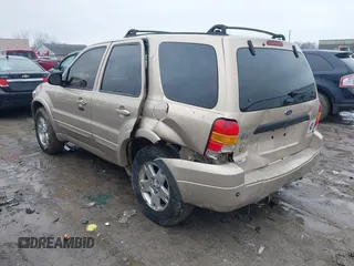 2007 Ford Escape Limited with VIN 1FMYU04137KA67003, listed as a IAAI auction lot 41663853 with 193,651 mi miles. Bid and sale history available at carsss.com. Image 3.