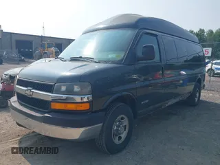 2005 Chevrolet City Express Cargo z VIN 1GNHG39U651162990, wystawiony jako IAAI lot #42439158 z przebiegiem 56 134 mil mil oraz . Historia ofert i sprzedaży dostępna na DreamBid. Obrazek 2.
