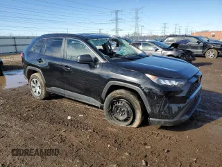 2021 Toyota RAV4 LE with VIN 2T3F1RFV4MC213910, listed as a Copart auction lot 46911255 with 32,114 mi miles and Salvage Title. Bid and sale history available at carsss.com. Image 4.