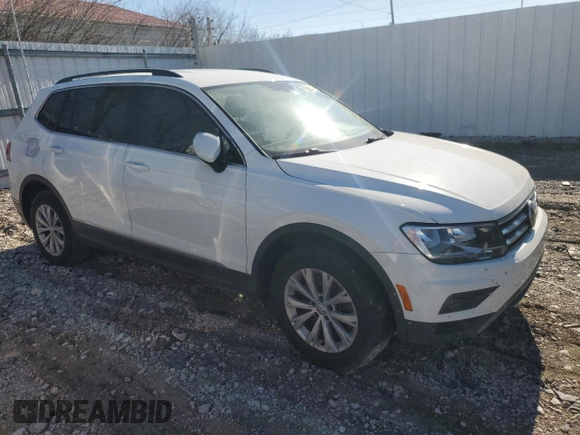 2018 Volkswagen Tiguan SEL z VIN 3VV3B7AX5JM086823, wystawiony jako Copart lot #48991035 z przebiegiem Nie podano mil oraz Szkoda całkowita • Salvage title. Historia ofert i sprzedaży dostępna na DreamBid. Obrazek 4.