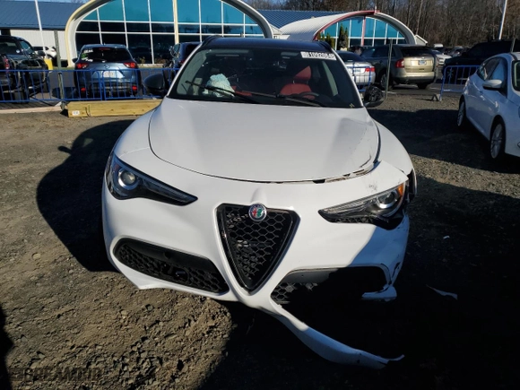 2019 Alfa Romeo Stelvio Ti with VIN ZASPAKBNXK7C69916, listed as a Copart auction lot 81092084 with 76,279 mi miles and Clean Title. Bid and sale history available at carsss.com. Image 5.