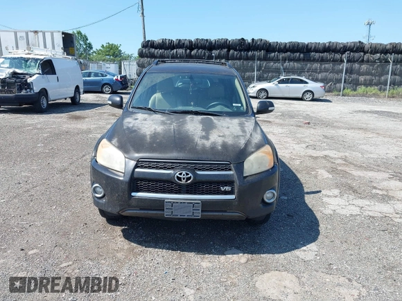 2010 Toyota RAV4 Limited с VIN JTMDK4DV2AD012802, выставлен на аукционе IAAI как лот 42562662 с пробегом 283 501 миль миль и . История ставок и продаж доступна на DreamBid. Изображение 12.