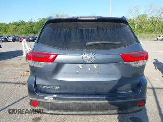2018 Toyota Highlander LE with VIN 5TDZZRFHXJS239522, listed as a IAAI auction lot 41998608 with 98,478 mi miles and . Bid and sale history available at DreamBid. Image 16.