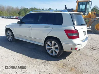 2010 Mercedes-Benz GLK with VIN WDCGG8HB6AF322004, listed as a IAAI auction lot 41902156 with 116,872 mi miles. Bid and sale history available at carsss.com. Image 3.