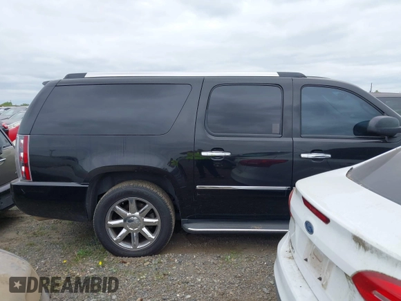 2012 GMC Yukon XL Denali with VIN 1GKS2MEFXCR276620, listed as a IAAI auction lot 41910714 with 266,800 mi miles. Bid and sale history available at carsss.com. Image 13.