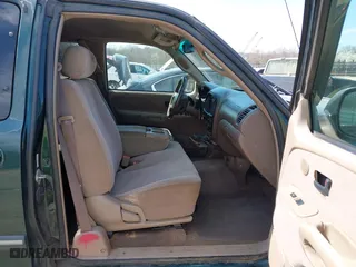 2000 Toyota Tundra SR5 with VIN 5TBBT4414YS029366, listed as a IAAI auction lot 41806120 with 352,418 mi miles. Bid and sale history available at carsss.com. Image 5.