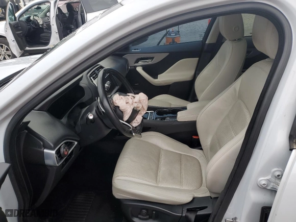 2017 Jaguar F-PACE 35t Prestige with VIN SADCK2BV0HA092653, listed as a Copart auction lot 85461724 with 141,777 mi miles and Salvage Title. Bid and sale history available at carsss.com. Image 7.