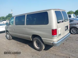 2013 Ford Econoline Passenger XL z VIN 1FBNE3BL6DDA78219, wystawiony jako IAAI lot #42511510 z przebiegiem 279 865 mil mil oraz . Historia ofert i sprzedaży dostępna na DreamBid. Obrazek 3.