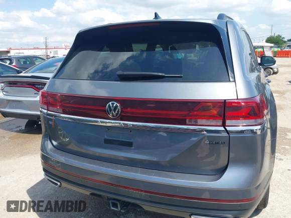 2024 Volkswagen Atlas SE with VIN 1V2HR2CAXRC528423, listed as a IAAI auction lot 42346922 with 38,637 mi miles and . Bid and sale history available at DreamBid. Image 16.
