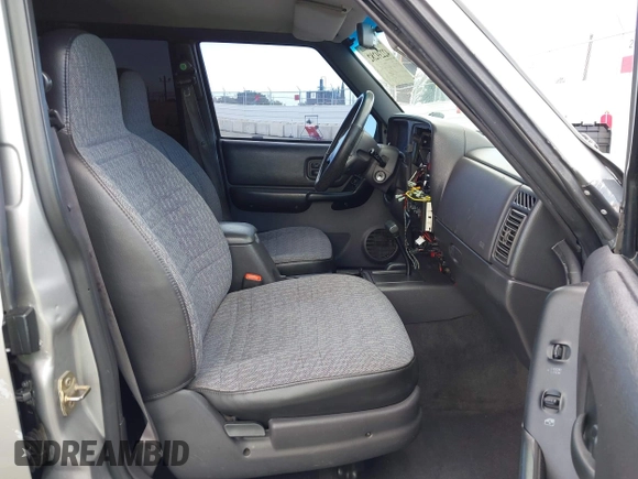 2000 Jeep Cherokee z VIN 1J4FF48S1YL200458, wystawiony jako IAAI lot #42239282 z przebiegiem Nie podano mil oraz . Historia ofert i sprzedaży dostępna na DreamBid. Obrazek 5.