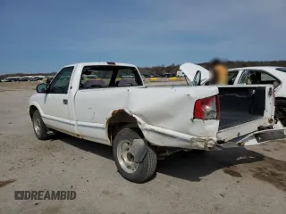 1996 GMC Sonoma with VIN 1GTCS144XT8504023, listed as a Copart auction lot 50996815 with 116,670 mi miles and Salvage Title. Bid and sale history available at carsss.com. Image 2.