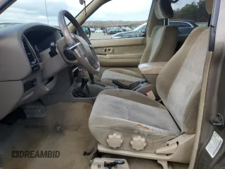 2001 Nissan Pathfinder LE z VIN JN8DR07Y81W531999, wystawiony jako Copart lot #83547444 z przebiegiem 125 802 mil mil oraz Szkoda całkowita • Salvage title. Historia ofert i sprzedaży dostępna na DreamBid. Obrazek 7.