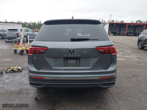 2022 Volkswagen Tiguan SE with VIN 3VV3B7AX6NM070815, listed as a IAAI auction lot 41391891 with 32,818 mi miles. Bid and sale history available at carsss.com. Image 16.