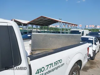 2020 Ford F-150 XL z VIN 1FTMF1CB1LKD30340, wystawiony jako IAAI lot #42468386 z przebiegiem 39 884 mil mil oraz . Historia ofert i sprzedaży dostępna na DreamBid. Obrazek 8.