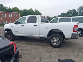 2022 Ram 2500 Tradesman with VIN 3C6UR5CJXNG110864, listed as a IAAI auction lot 40128020 with 55,561 mi miles. Bid and sale history available at carsss.com. Image 14.