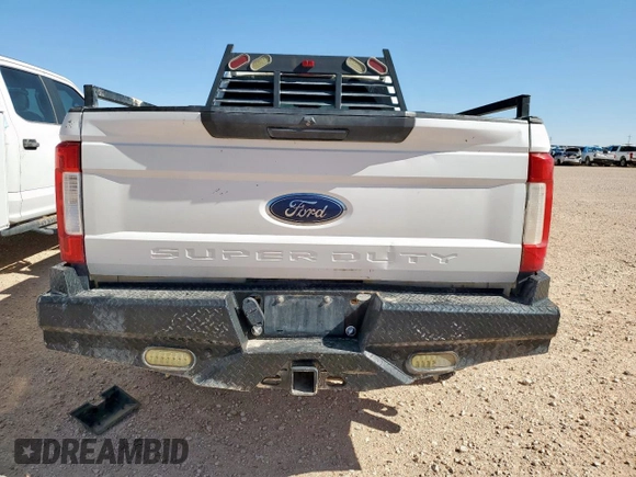 2018 Ford F-350 XL z VIN 1FT8W3BT3JEC94976, wystawiony jako Copart lot #57109615 z przebiegiem 149 143 mil mil oraz Czysty tytuł • Clean title. Historia ofert i sprzedaży dostępna na DreamBid. Obrazek 10.