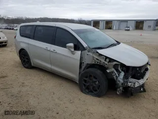 2020 Chrysler Pacifica Touring with VIN 2C4RC1FG4LR236024, listed as a Copart auction lot 47575535 with 164,637 mi miles and Salvage Title. Bid and sale history available at carsss.com. Image 4.