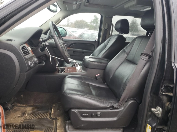 2014 Chevrolet Suburban LT with VIN 1GNSKJE70ER228623, listed as a Copart auction lot 45020335 with 167,671 mi miles and Salvage Title. Bid and sale history available at carsss.com. Image 7.