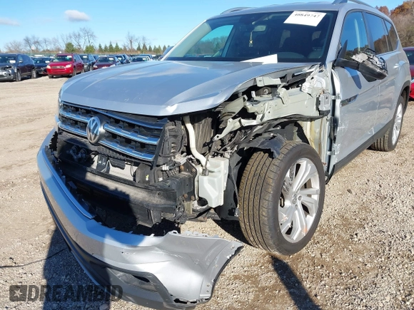 2018 Volkswagen Atlas SE with VIN 1V2DR2CA5JC533628, listed as a IAAI auction lot 40849747 with 109,838 mi miles and . Bid and sale history available at DreamBid. Image 6.