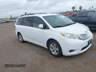 2015 Toyota Sienna LE AAS с VIN 5TDKK3DC1FS633508, выставлен на аукционе IAAI как лот 42082671 с пробегом 168 472 миль миль и . История ставок и продаж доступна на DreamBid. Изображение 1.