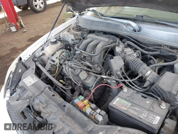 2006 Ford Taurus SE with VIN 1FAFP53U06A134825, listed as a IAAI auction lot 41540700 with 177,640 mi miles. Bid and sale history available at carsss.com. Image 10.