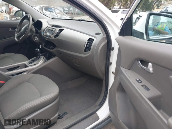 2015 Kia Sportage EX with VIN KNDPC3AC4F7766412, listed as a IAAI auction lot 42147917 with 89,829 mi miles and . Bid and sale history available at DreamBid. Image 5.