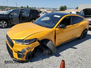 2022 Ford Mustang Mach-E GT z VIN 3FMTK4SE1NMA10334, wystawiony jako Copart lot #57362275 z przebiegiem 34 614 mil mil oraz Szkoda całkowita • Salvage title. Historia ofert i sprzedaży dostępna na DreamBid. Obrazek 1.