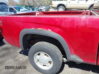 2005 Chevrolet Colorado LS Z71 with VIN 1GCDT196058222276, listed as a IAAI auction lot 42136363 with 999,999 mi miles. Bid and sale history available at carsss.com. Image 12.