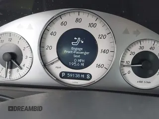 2009 Mercedes-Benz CLK 350 z VIN WDBTK56FX9T105106, wystawiony jako IAAI lot #42381316 z przebiegiem 59 138 mil mil oraz . Historia ofert i sprzedaży dostępna na DreamBid. Obrazek 7.