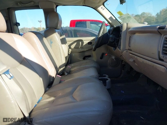 2005 GMC Sierra 1500 Work Truck with VIN 1GTEC19X55Z125386, listed as a IAAI auction lot 40827357 with 134,795 mi miles. Bid and sale history available at carsss.com. Image 5.