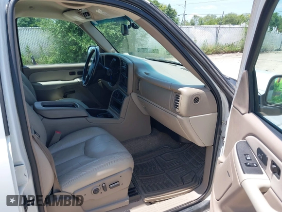 2003 Chevrolet Suburban LS with VIN 3GNEC16ZX3G103393, listed as a IAAI auction lot 42679046 with 316,490 mi miles and . Bid and sale history available at DreamBid. Image 5.