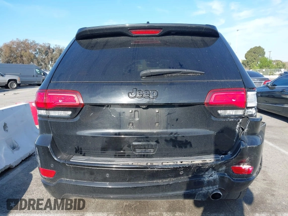 2018 Jeep Grand Cherokee Altitude with VIN 1C4RJEAG2JC430688, listed as a IAAI auction lot 41851808 with 82,959 mi miles. Bid and sale history available at carsss.com. Image 17.