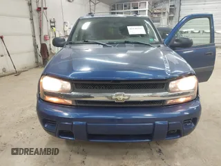 2005 Chevrolet TrailBlazer LT with VIN 1GNDT13S652299380, listed as a IAAI auction lot 42136545 with 153,406 mi miles and . Bid and sale history available at DreamBid. Image 6.