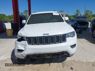 2018 Jeep Grand Cherokee Altitude with VIN 1C4RJEAG6JC270735, listed as a IAAI auction lot 41784446 with 122,263 mi miles. Bid and sale history available at carsss.com. Image 6.