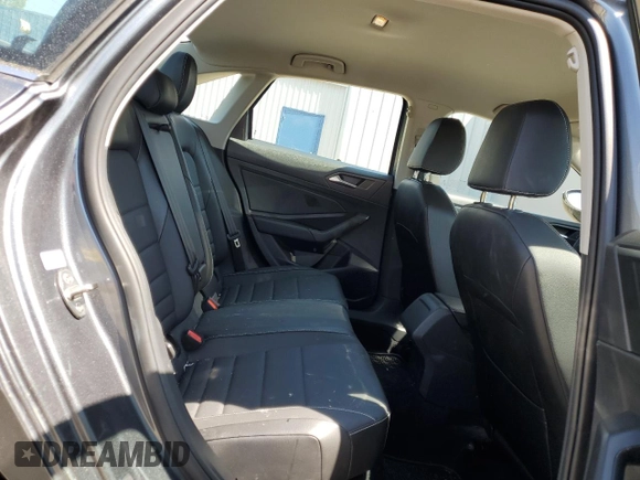 2022 Volkswagen Jetta SE with VIN 3VWEM7BU9NM013608, listed as a Copart auction lot 61476275 with 33,316 mi miles and Salvage title. Bid and sale history available at DreamBid. Image 10.