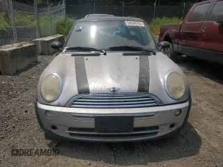 2006 MINI Hardtop z VIN WMWRC33546TK65323, wystawiony jako Copart lot #58930785 z przebiegiem 173 105 mil mil oraz Szkoda całkowita • Salvage title. Historia ofert i sprzedaży dostępna na DreamBid. Obrazek 5.