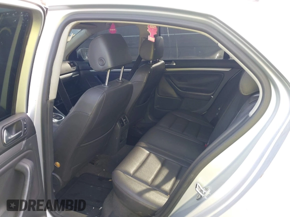 2006 Volkswagen Jetta 2.5L с VIN 3VWSG71K46M633522, выставлен на аукционе IAAI как лот 42175391 с пробегом Не указан миль и . История ставок и продаж доступна на DreamBid. Изображение 8.