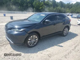 2024 Toyota Venza LE with VIN JTEAAAAH4RJ173020, listed as a Copart auction lot 69901484 with 10,222 mi miles and Salvage Title. Bid and sale history available at carsss.com. Image 1.