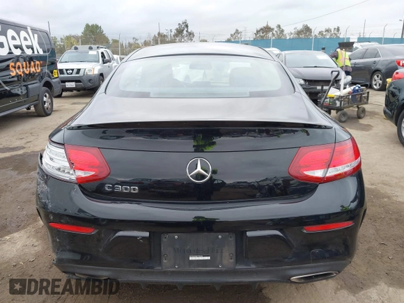2018 Mercedes-Benz C 300 z VIN WDDWJ4JB8JF735845, wystawiony jako IAAI lot #42064145 z przebiegiem 61 523 mil mil oraz . Historia ofert i sprzedaży dostępna na DreamBid. Obrazek 16.
