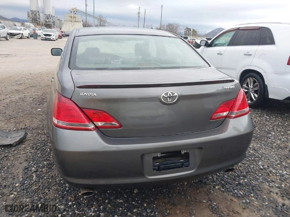 2005 Toyota Avalon XL with VIN 4T1BK36B25U040315, listed as a IAAI auction lot 41708153 with NaN miles. Bid and sale history available at carsss.com. Image 17.
