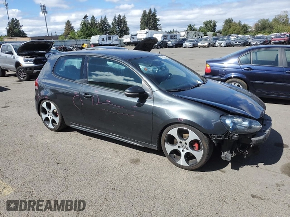 2013 Volkswagen GTI z VIN WVWED7AJ9DW122093, wystawiony jako Copart lot #70051594 z przebiegiem 118 231 mil mil oraz Szkoda całkowita • Salvage title. Historia ofert i sprzedaży dostępna na DreamBid. Obrazek 4.