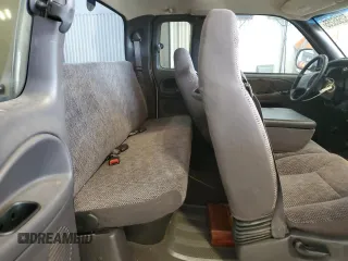 2001 Dodge 1500 z VIN 3B7HF13Z11G165621, wystawiony jako Copart lot #52585255 z przebiegiem 232 673 mil mil oraz Szkoda całkowita • Salvage title. Historia ofert i sprzedaży dostępna na DreamBid. Obrazek 10.