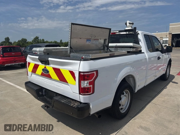 2019 Ford F-150 XL z VIN 1FTEX1C51KKC92425, wystawiony jako IAAI lot #42526412 z przebiegiem 150 373 mil mil oraz . Historia ofert i sprzedaży dostępna na DreamBid. Obrazek 16.