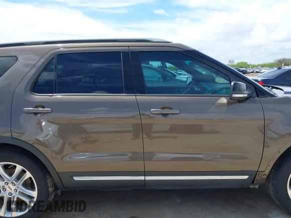 2016 Ford Explorer XLT with VIN 1FM5K7D89GGB11474, listed as a IAAI auction lot 41690237 with 19,109 mi miles and . Bid and sale history available at carsss.com. Image 14.