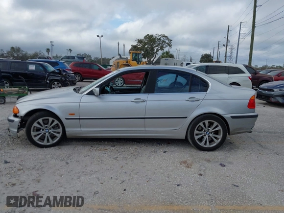 2001 BMW 3 Series 330i with VIN WBAAV53471F167498, listed as a IAAI auction lot 41586979 with 171,825 mi miles. Bid and sale history available at carsss.com. Image 14.