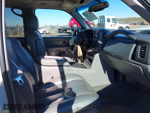 2005 Chevrolet Avalanche LS with VIN 3GNEC12ZX5G182122, listed as a IAAI auction lot 41377166 with 239,987 mi miles and . Bid and sale history available at DreamBid. Image 5.