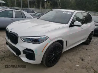 2022 BMW X5 xDrive40i with VIN 5UXCR6C01N9M04752, listed as a Copart auction lot 67649712 with 8,831 mi miles. Bid and sale history available at carsss.com. Image 1.