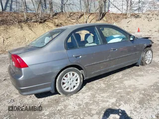 2005 Honda Civic LX with VIN 2HGES16545H550184, listed as a IAAI auction lot 41763026 with 88,188 mi miles and . Bid and sale history available at DreamBid. Image 4.